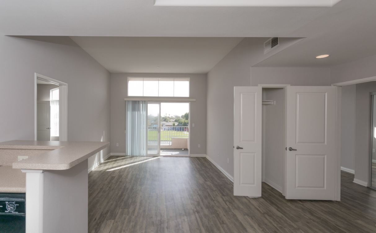 7393 West Manchester Avenue Image 7