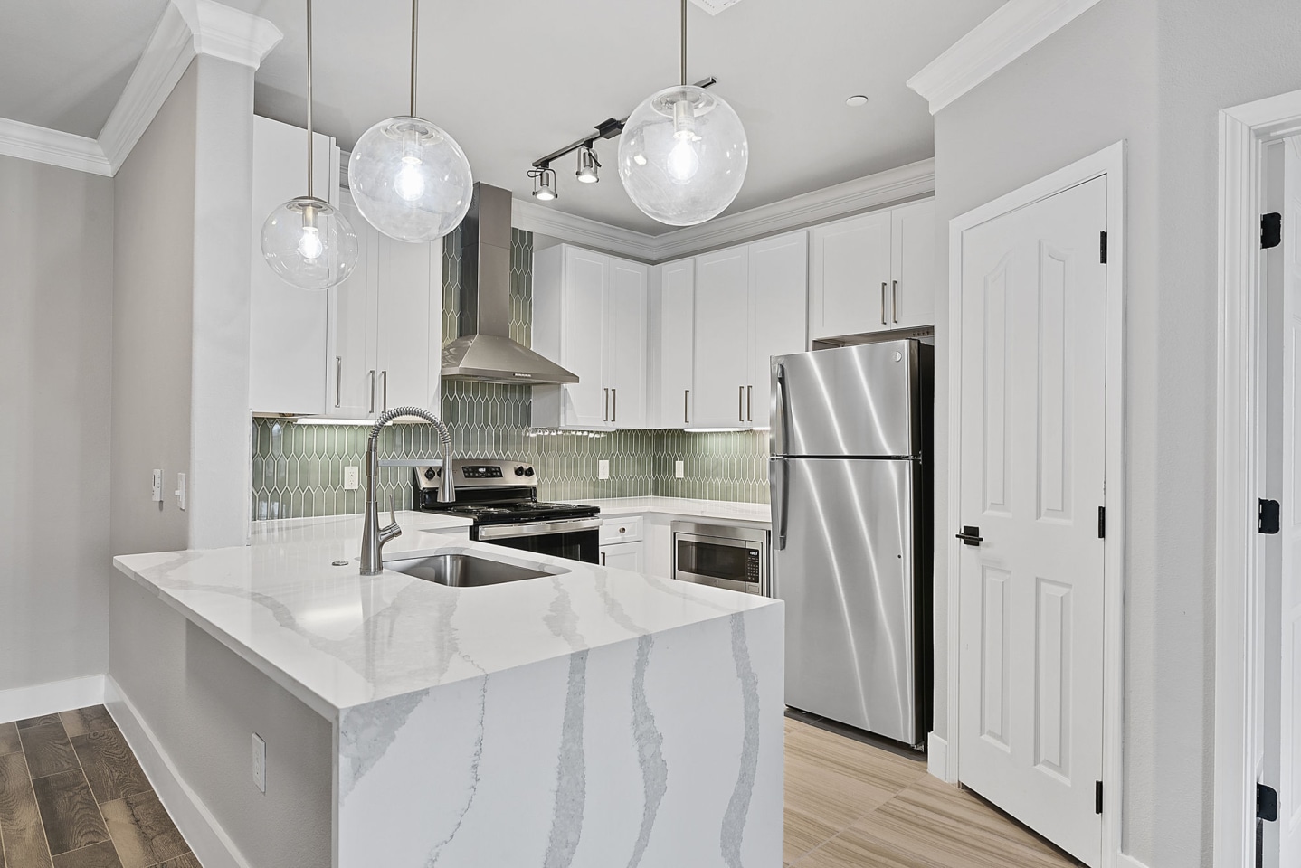 Seagrove Image 1
