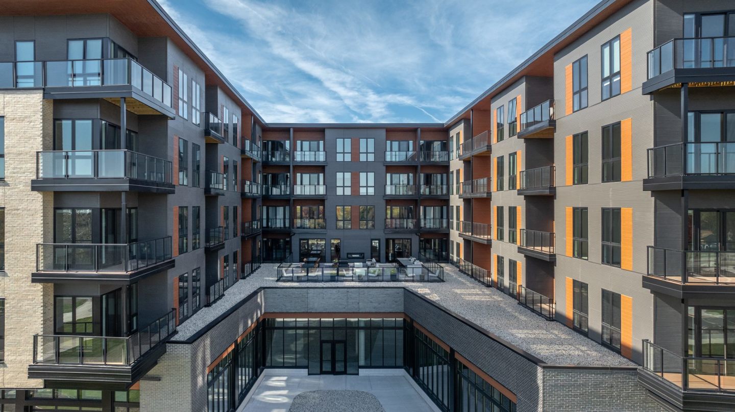The Symphony Premier Living Image 9