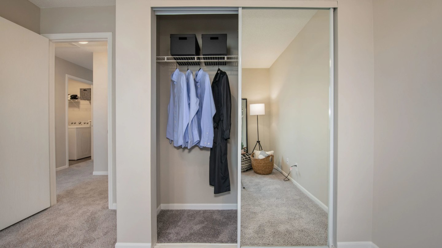 Emory Lakes Luxury Apartments Image 39