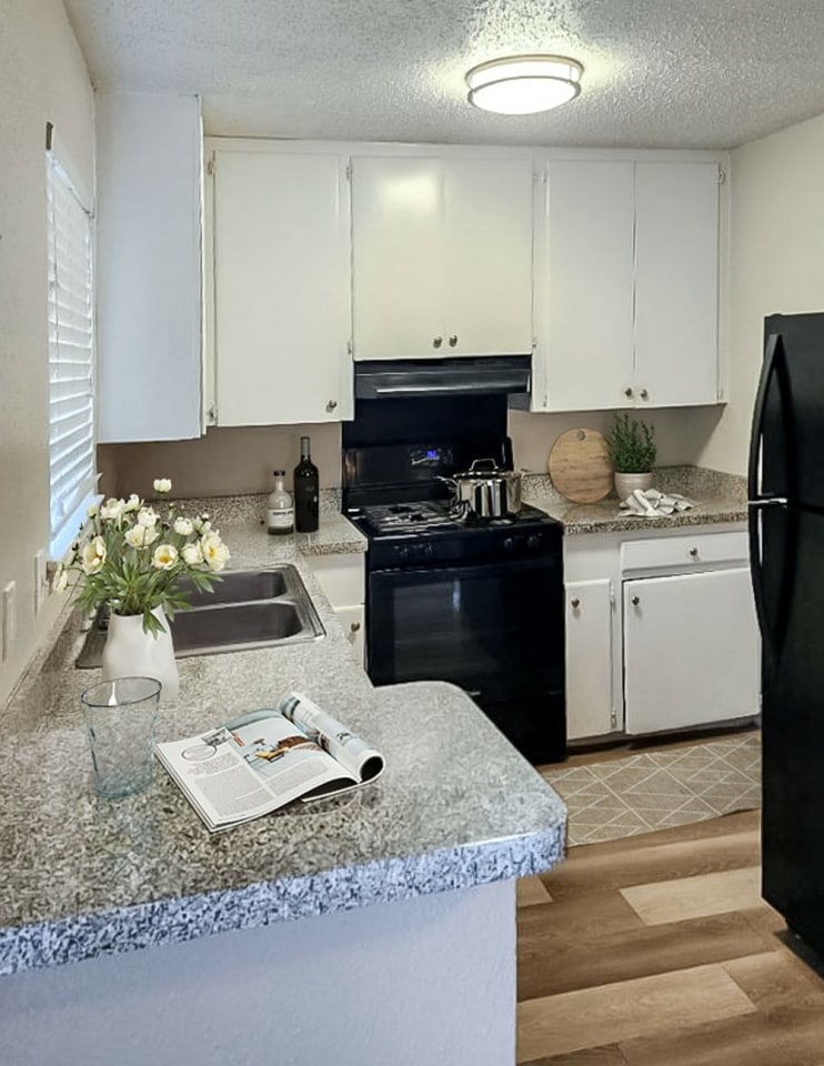 Fairfax Apartments Image 11