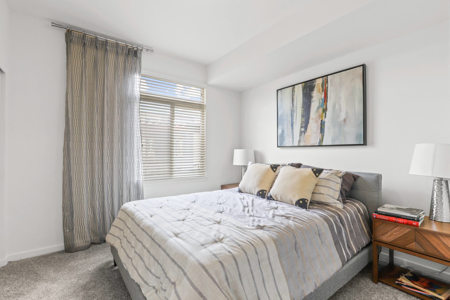 8000 Uptown Image 16