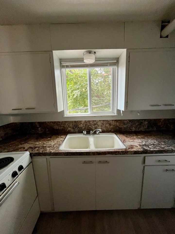 University Villa Apartments Image 16