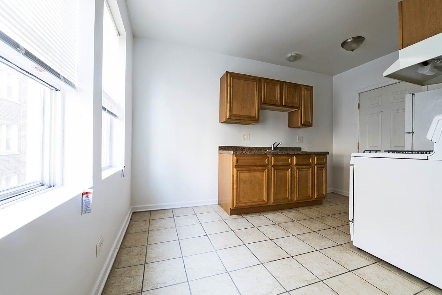 8251 S Ellis Ave Image 7