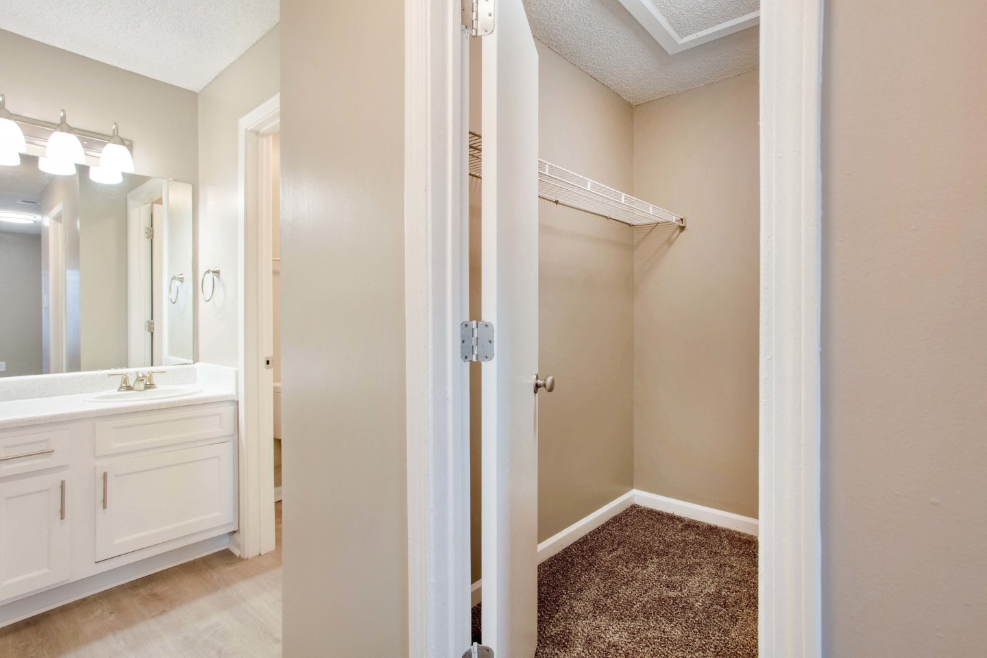 Waverly Apartments Image 10