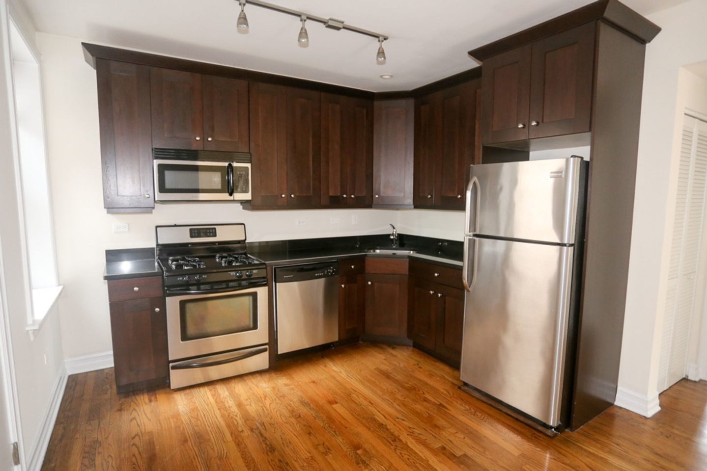 3808 North SHEFFIELD Ave. Apt. Image 7