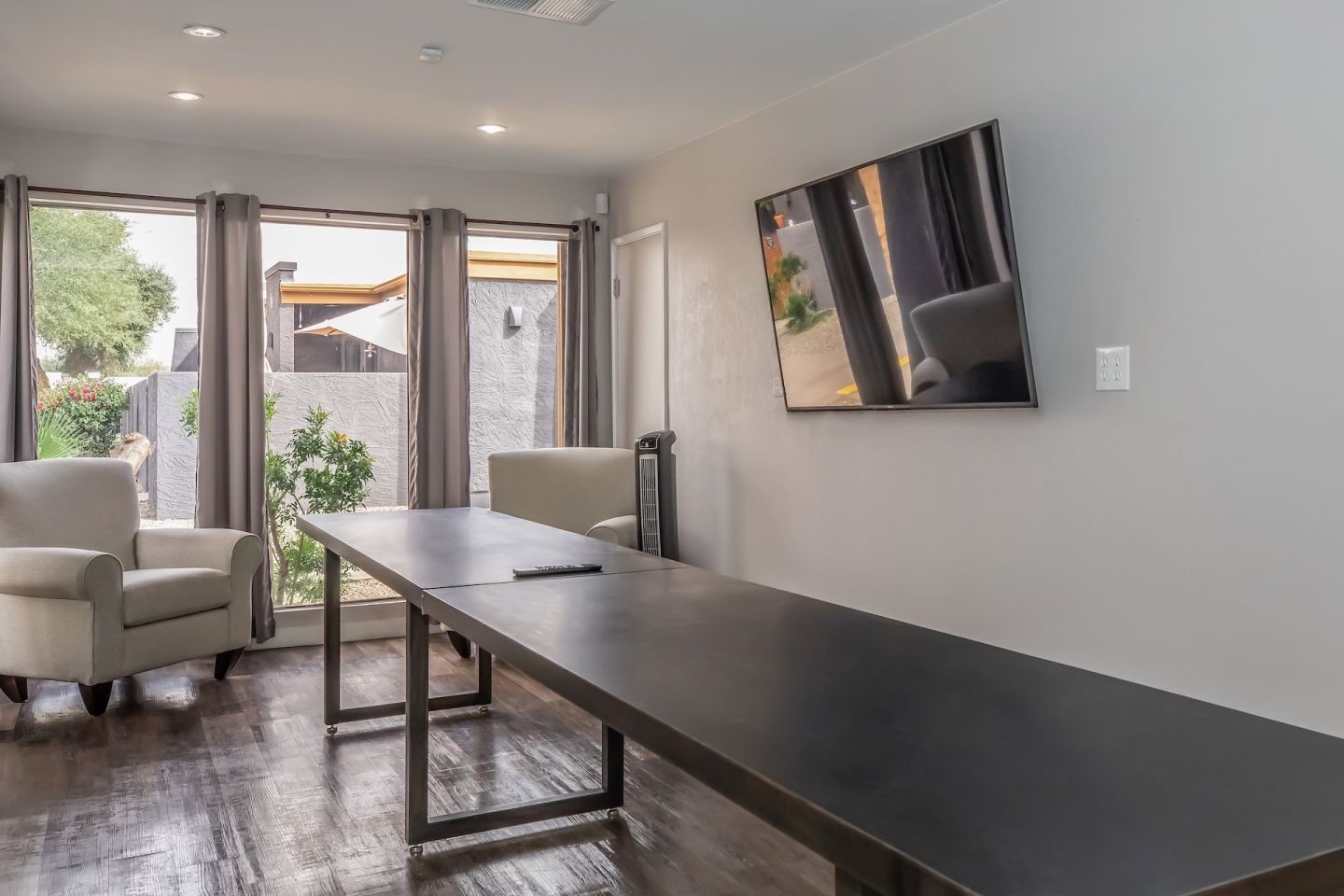 Aqua Apartments Image 8