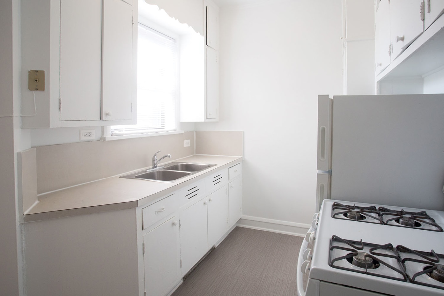 5325 S. Hyde Park Boulevard Image 3