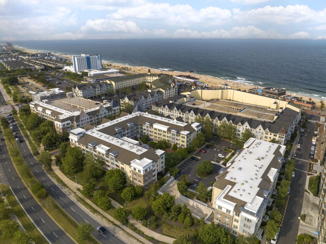 Pier Village Image 15
