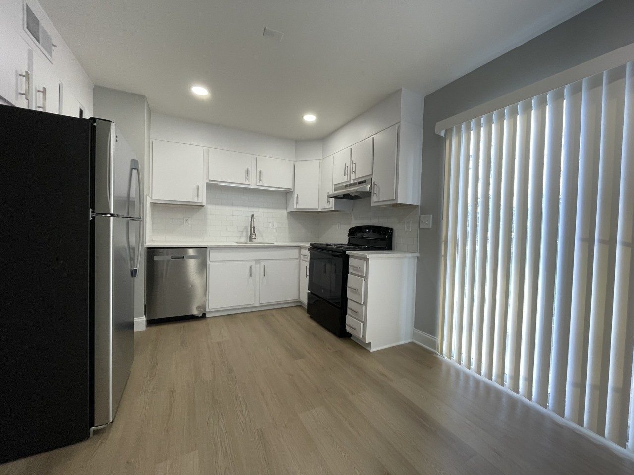 Meadowview Apartments and Townhomes Image 11