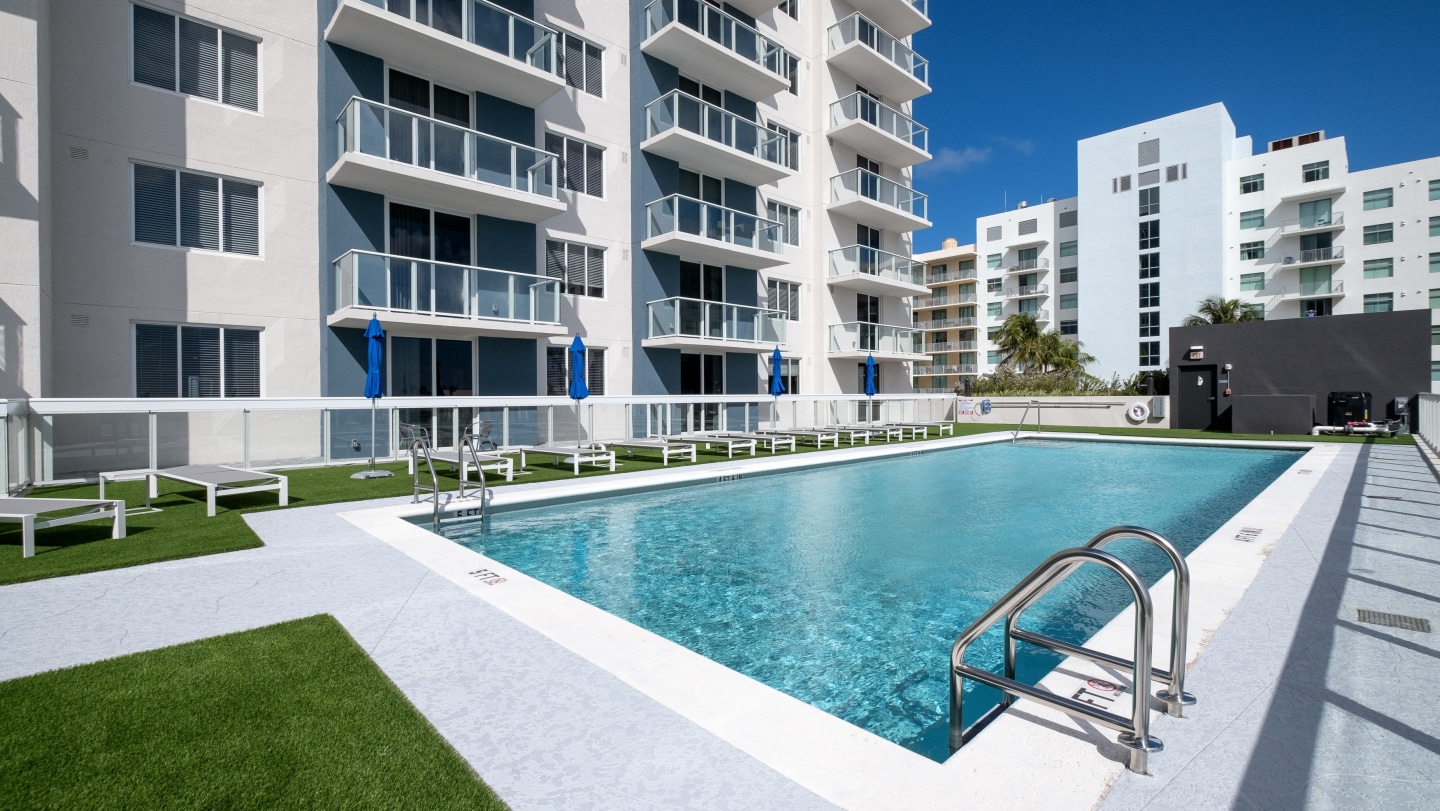 Hollywood East Luxury Apartments Image 3