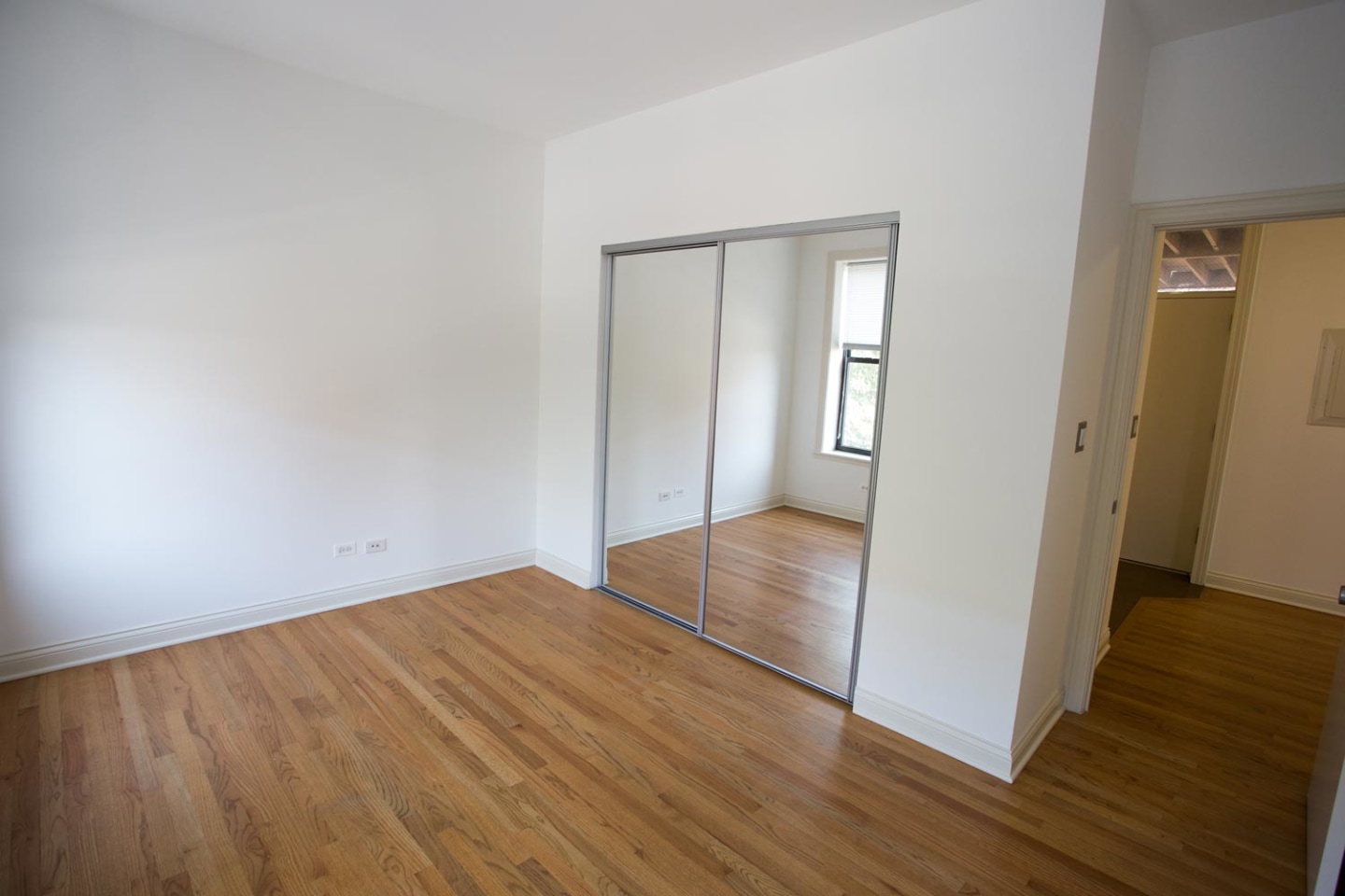 5401-5409 S. Cottage Grove Avenue Image 32