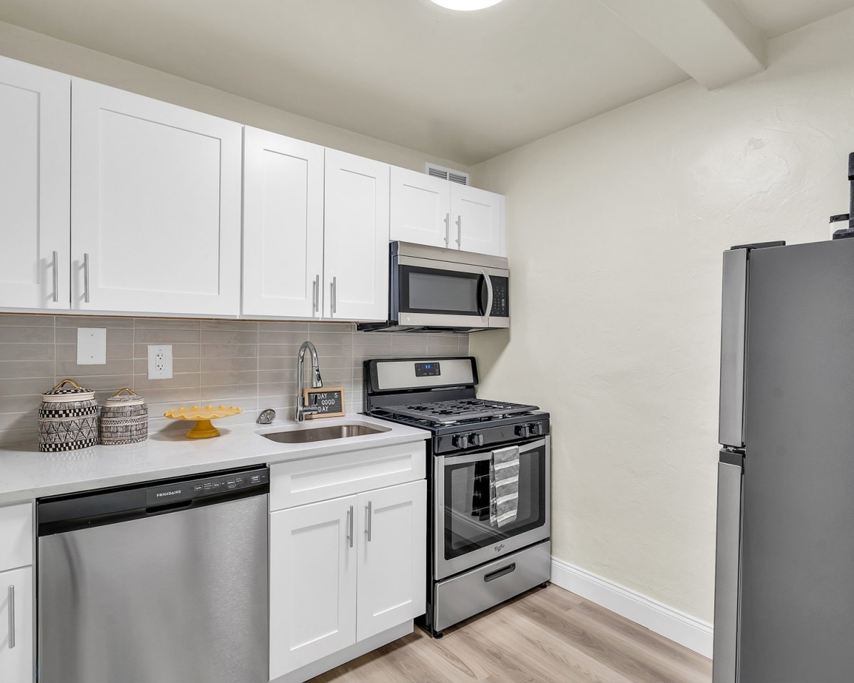 Parkview Towers Image 1