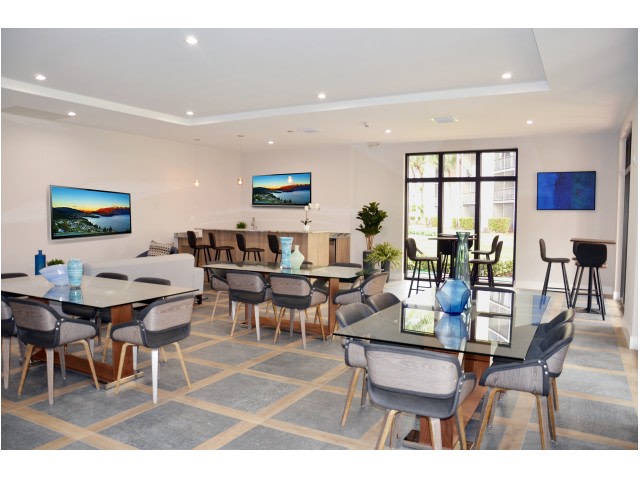 Aventura Harbor Apartments Image 18