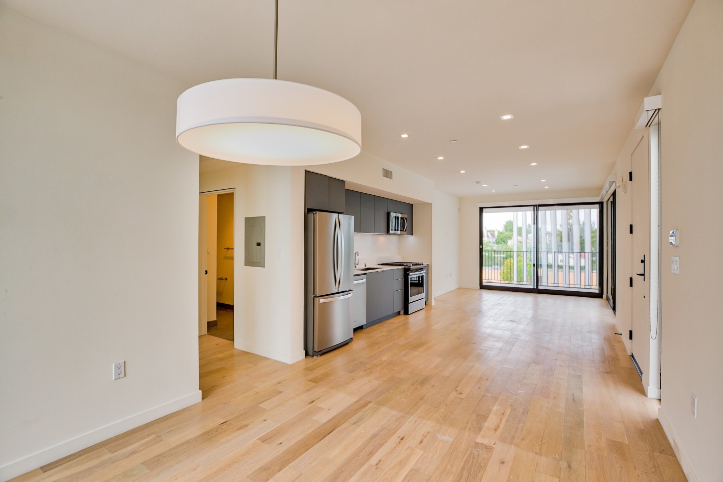 810 Ashland Image 2