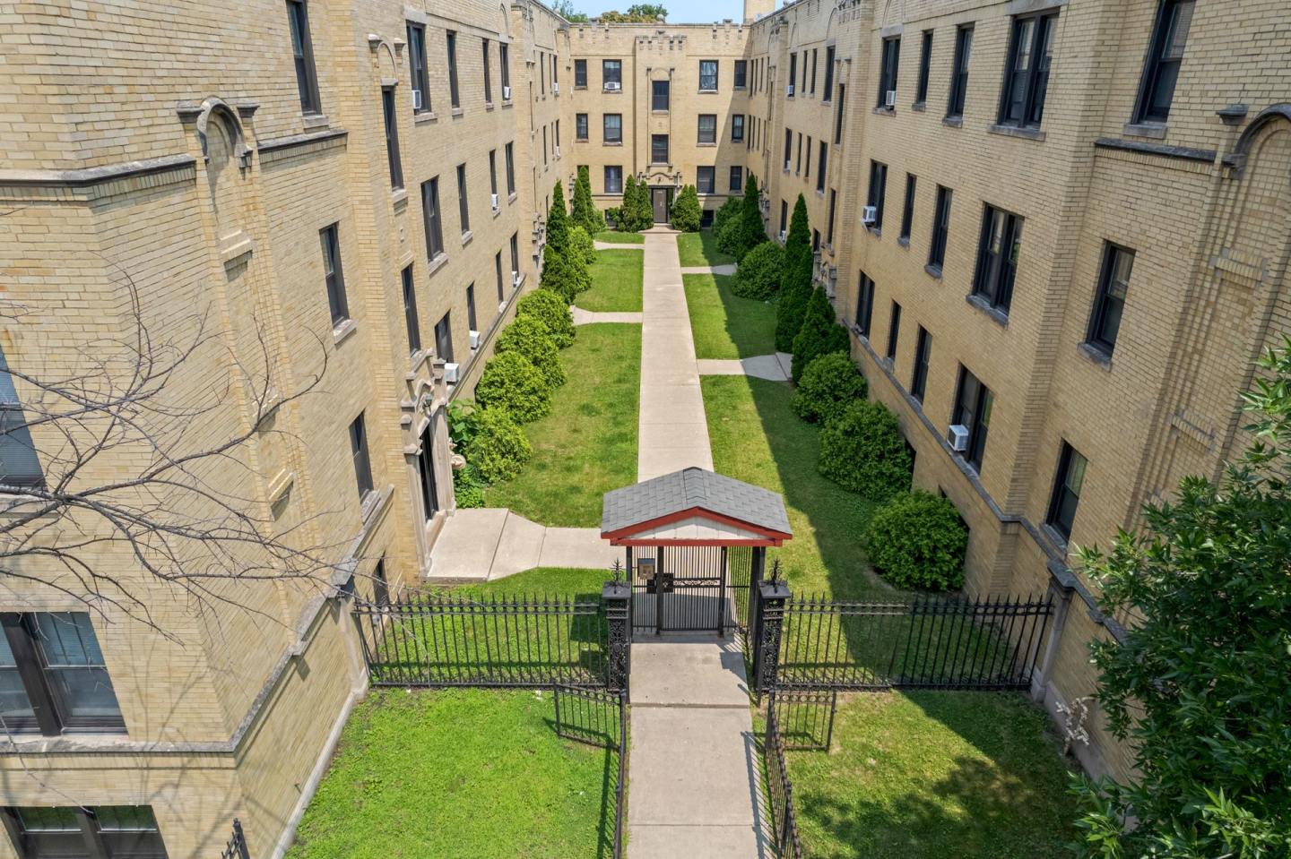4600 North Winchester Ave. Image 3