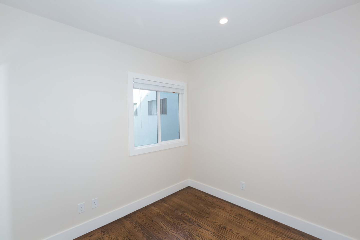430 Baker Image 6