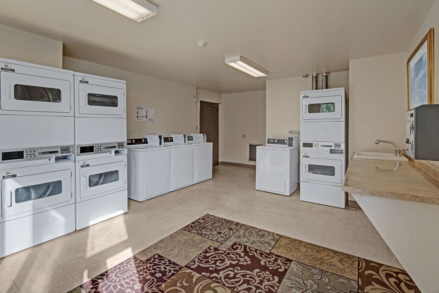 Alpine Apartments Image 5