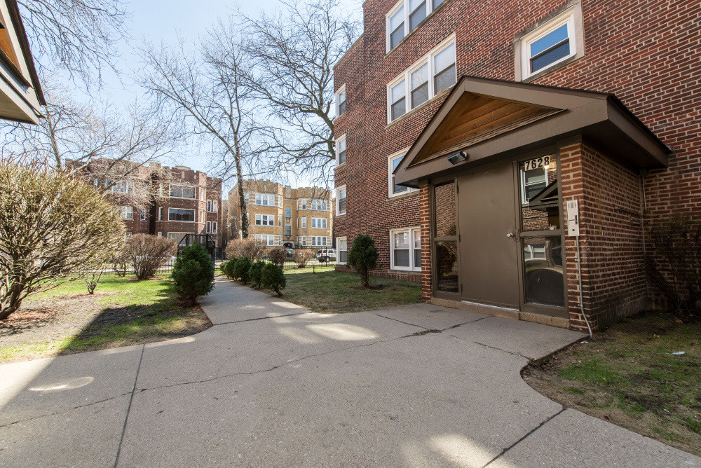 7624 S Kingston Image 1
