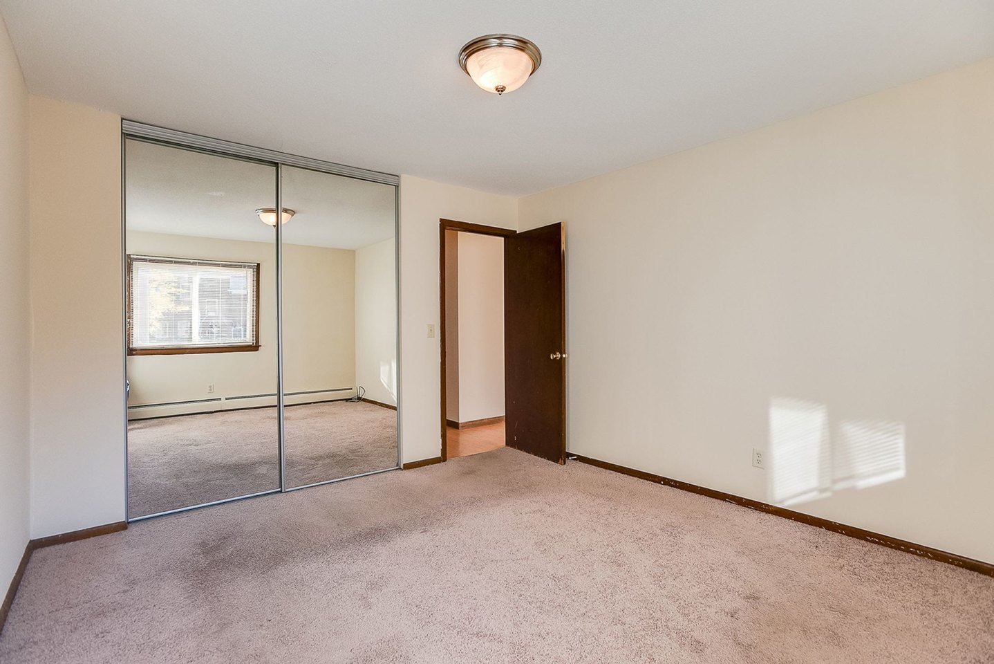 2017 Pillsbury Ave Image 15