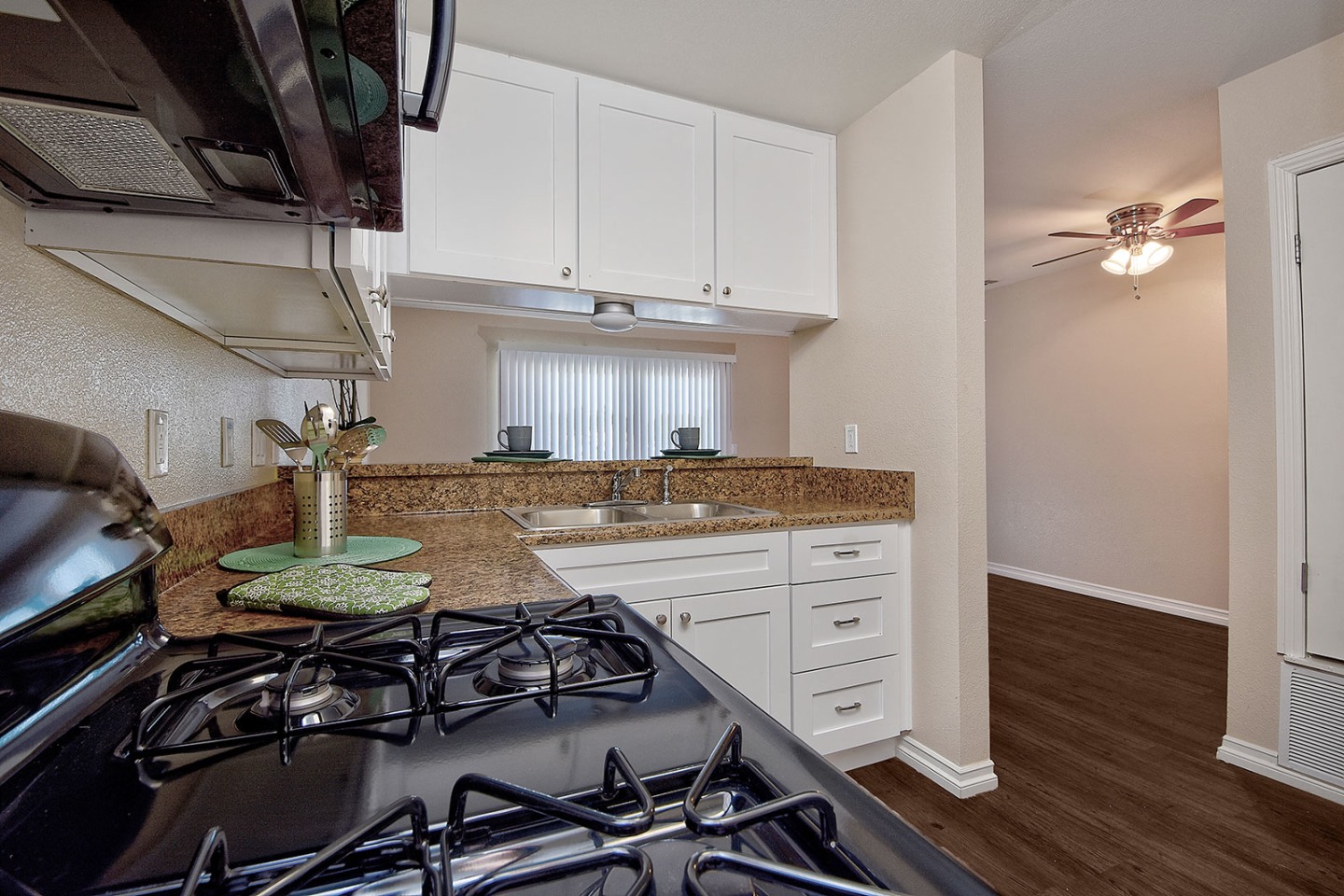 Fairway Manor Image 23