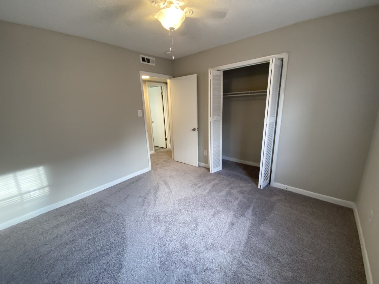 Spring Lake Apartments Image 6