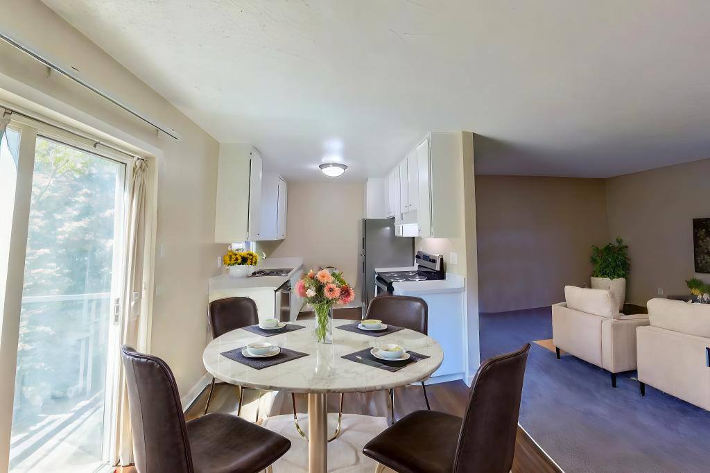 Carlton Heights Villas Image 3
