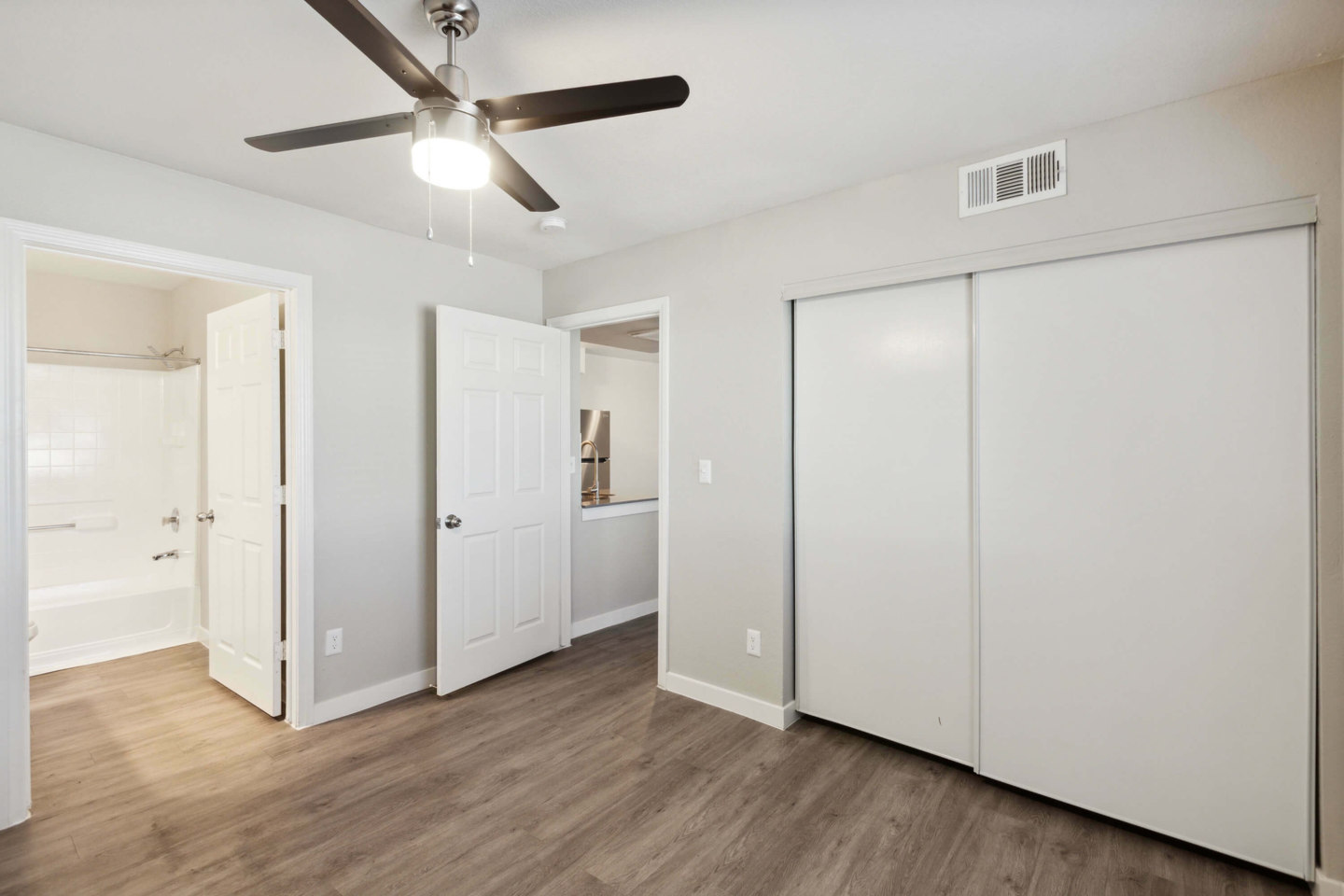 Sunrise Heights Image 21