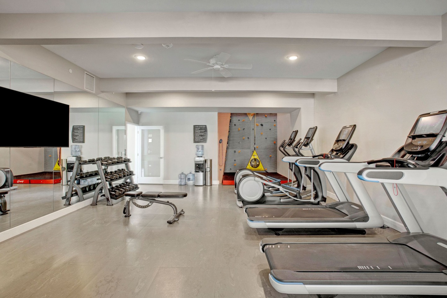 600 Riverside Image 9