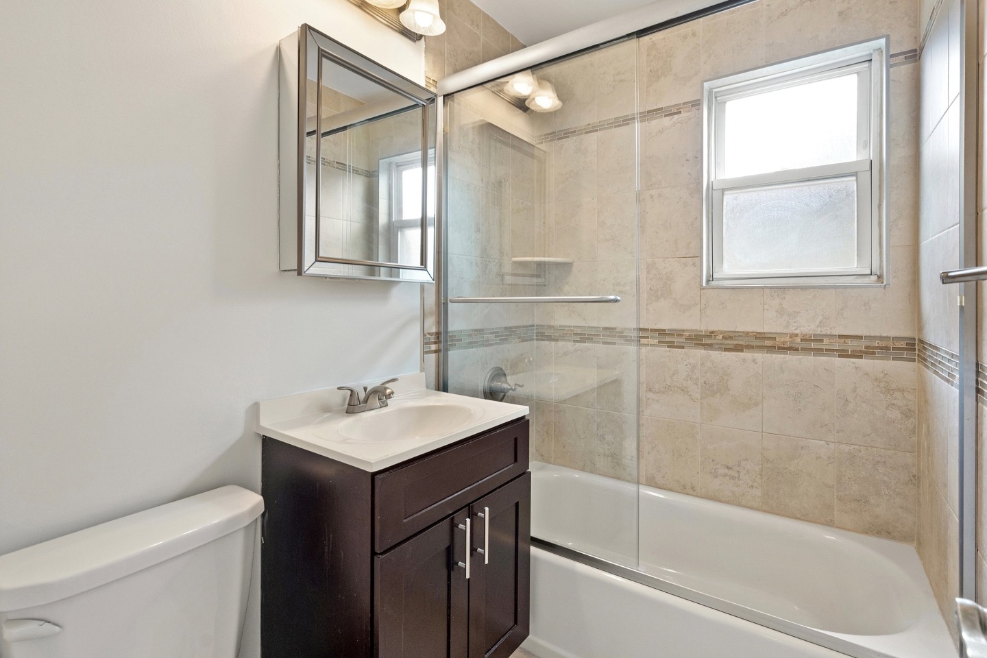 114-120 Montgomery Street Apartments Image 5