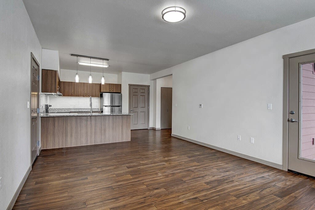 Bellevue Crossing Image 34