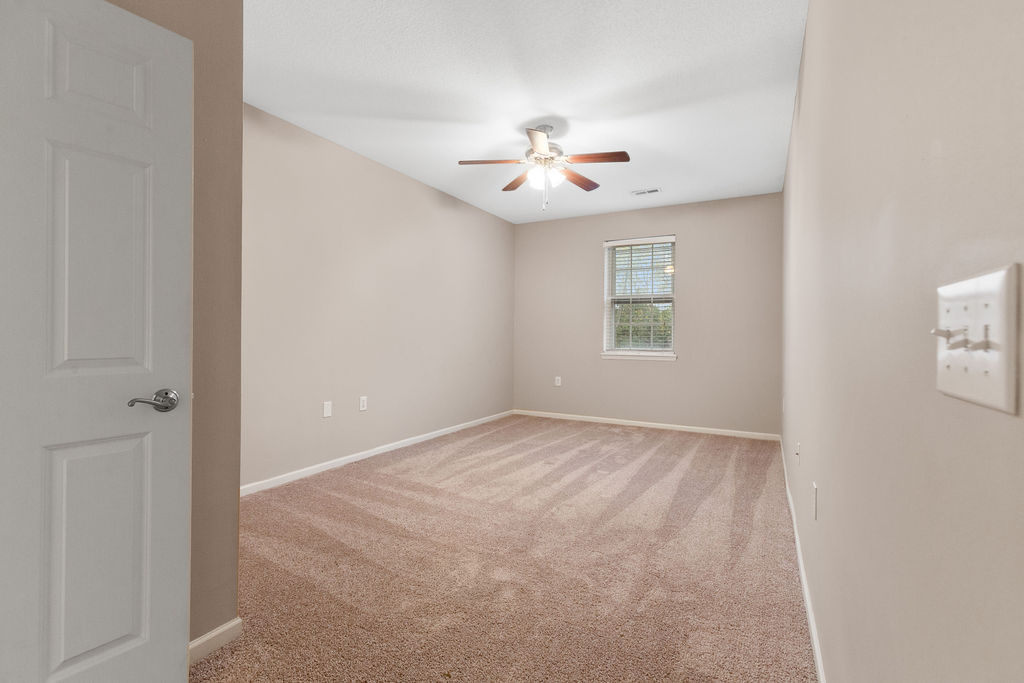 Marble Cliff Commons Image 100