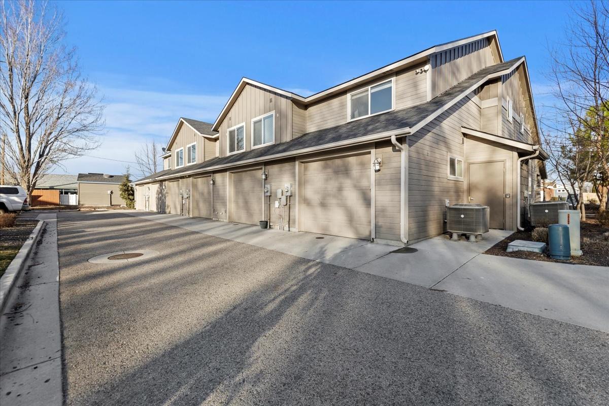 Bowery Point Townhomes Image 25