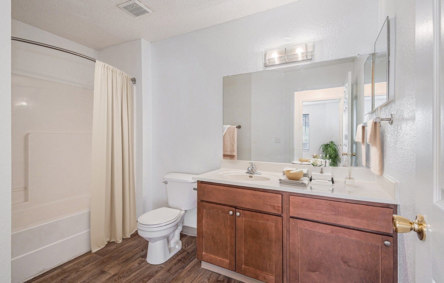 Affordable Housing - Pine Tree Apartments Image 16