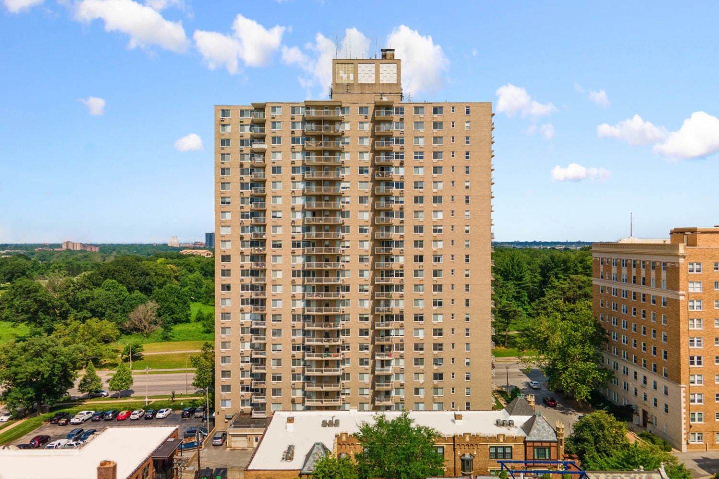 Dorchester Image 8