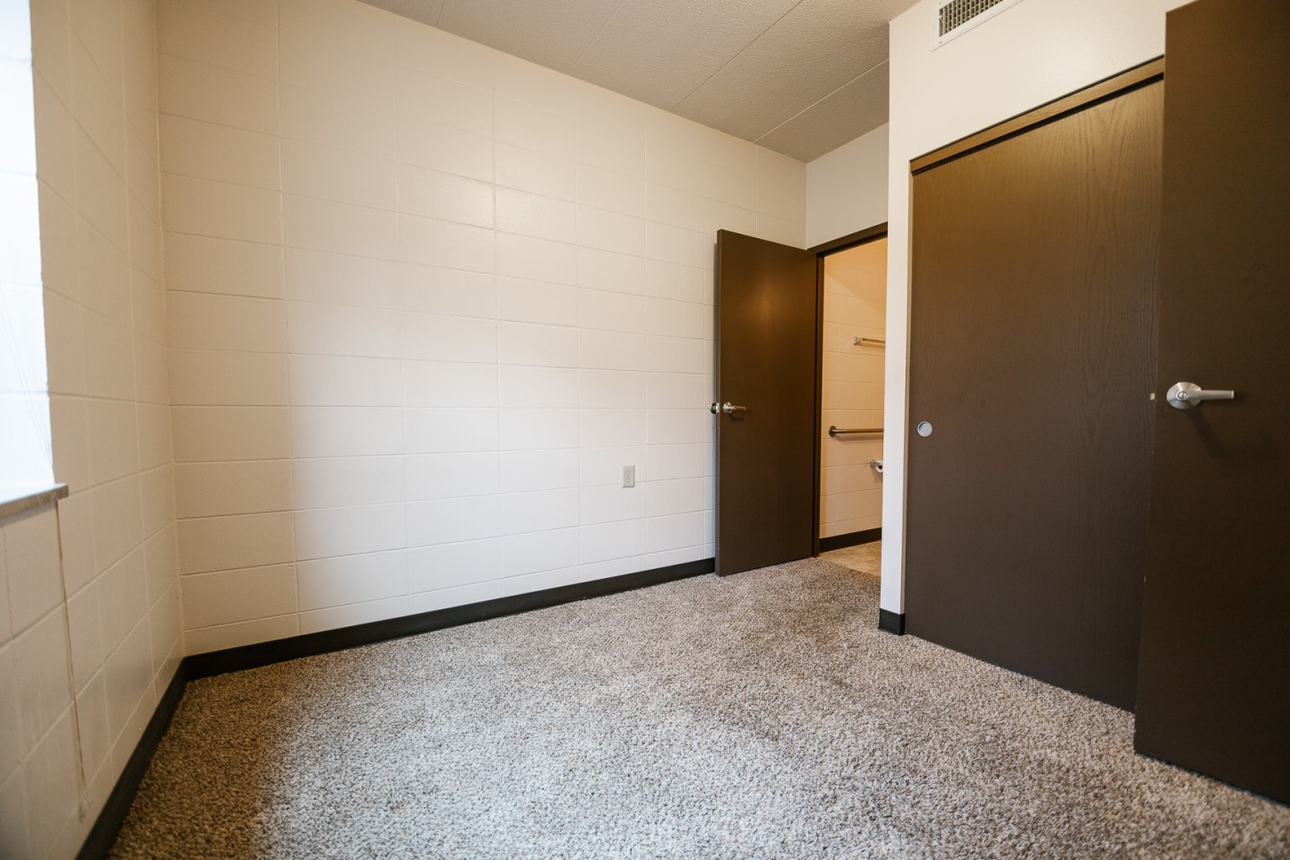 Meadowlawn Plaza Apartments Image 7