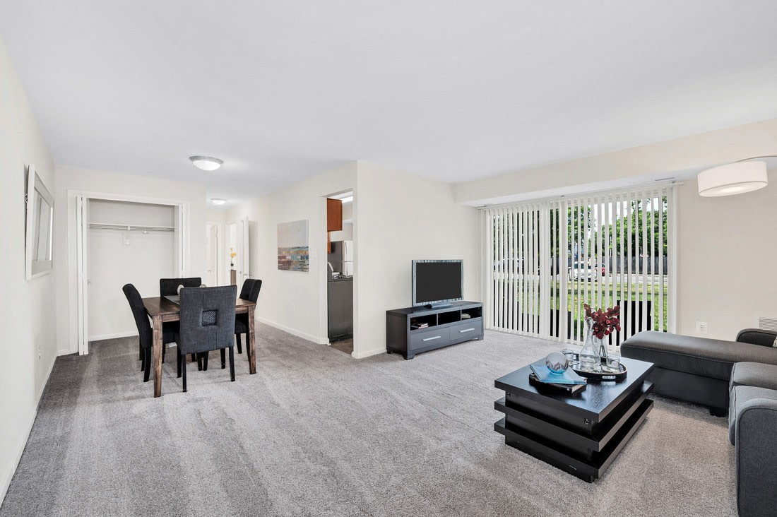 Washington Square Apartments Image 11