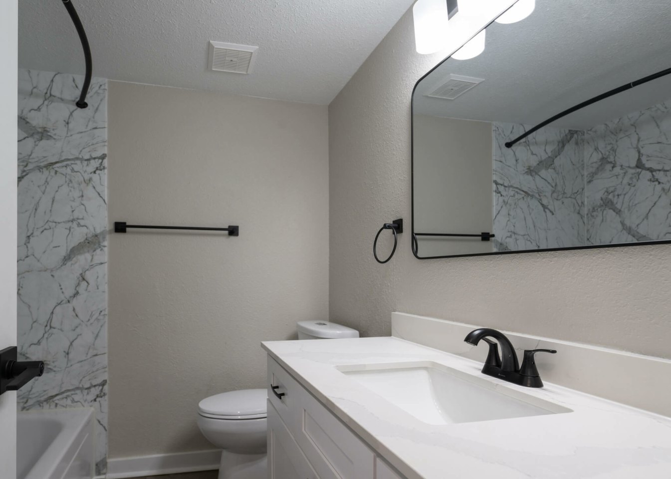 Highpoint Creek Apartments Image 6