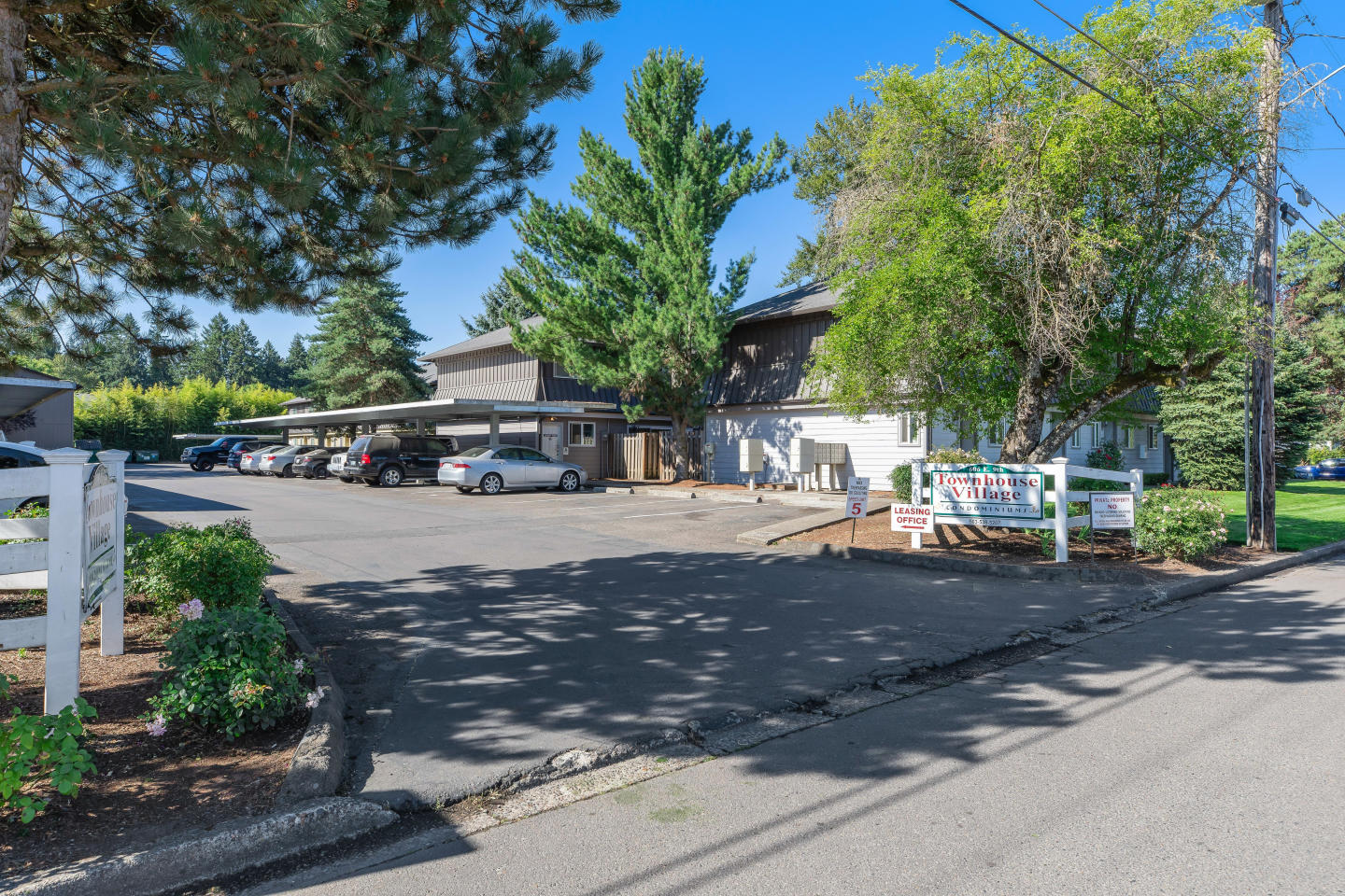 Townhouse Village Apartments Image 1