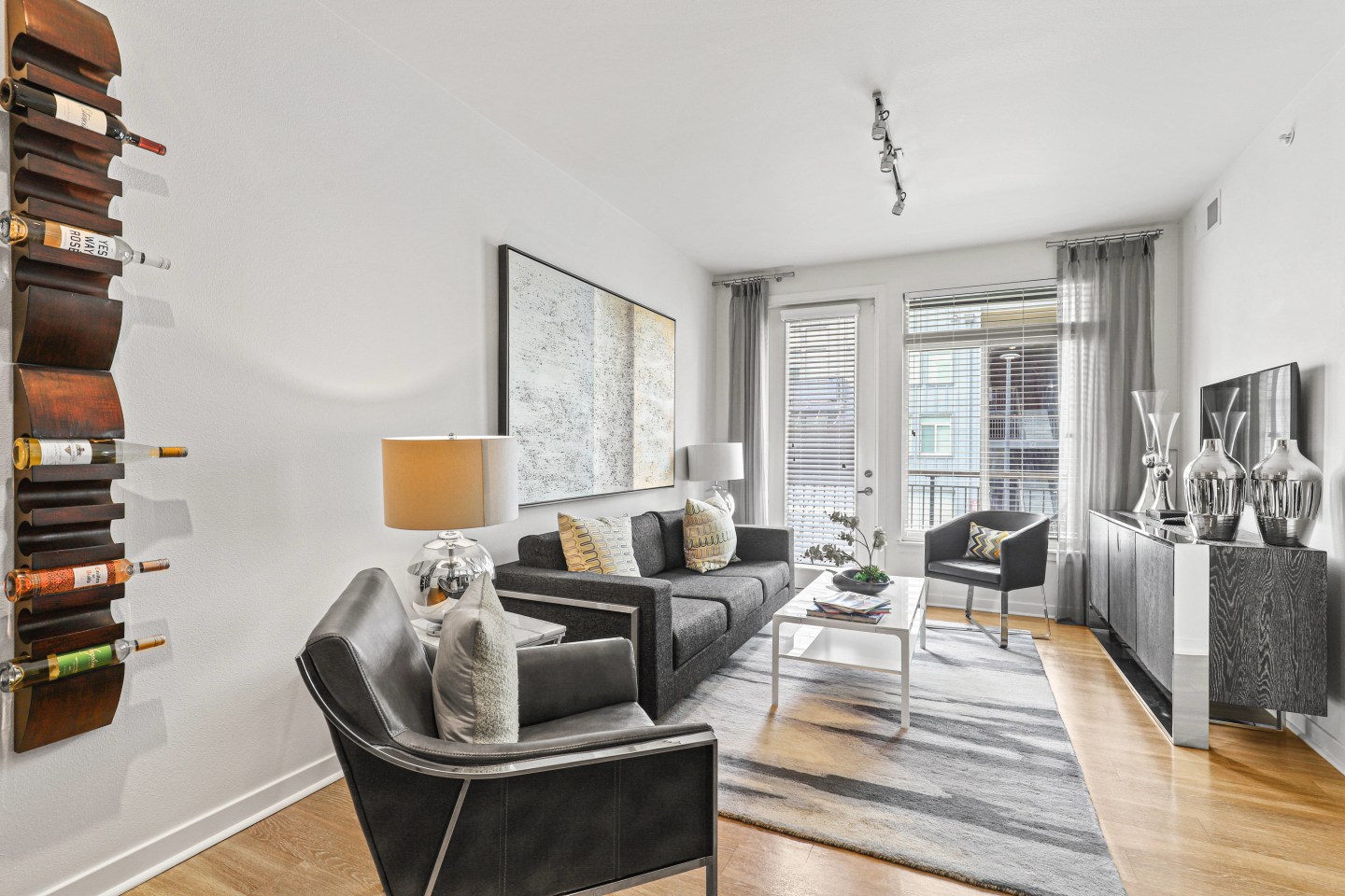 8000 Uptown Image 9