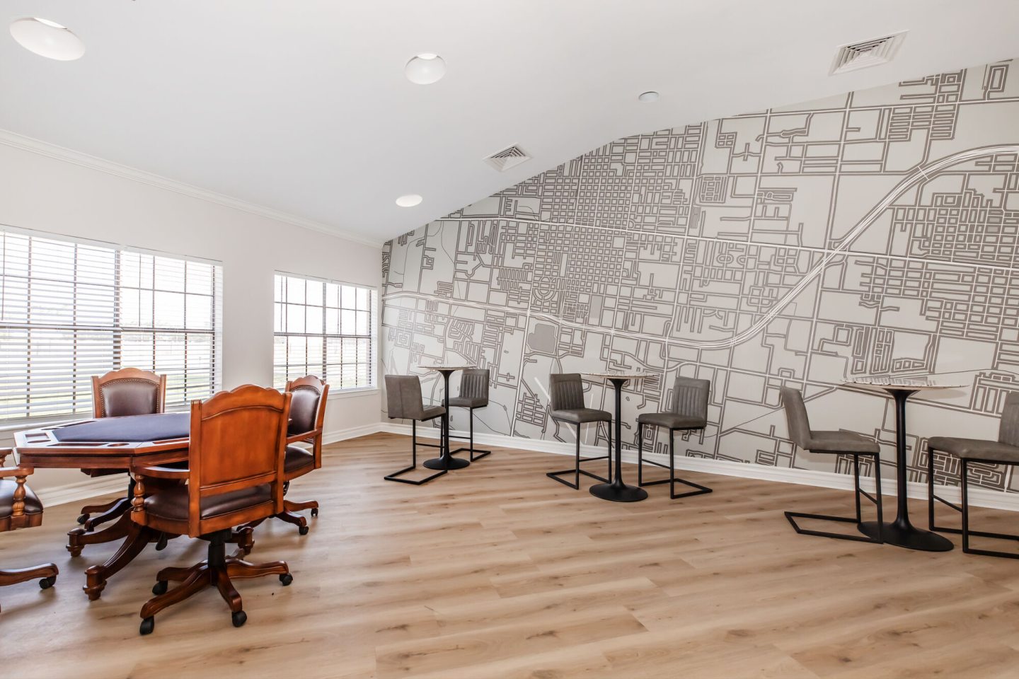 Encino Luxury Apartments Image 12