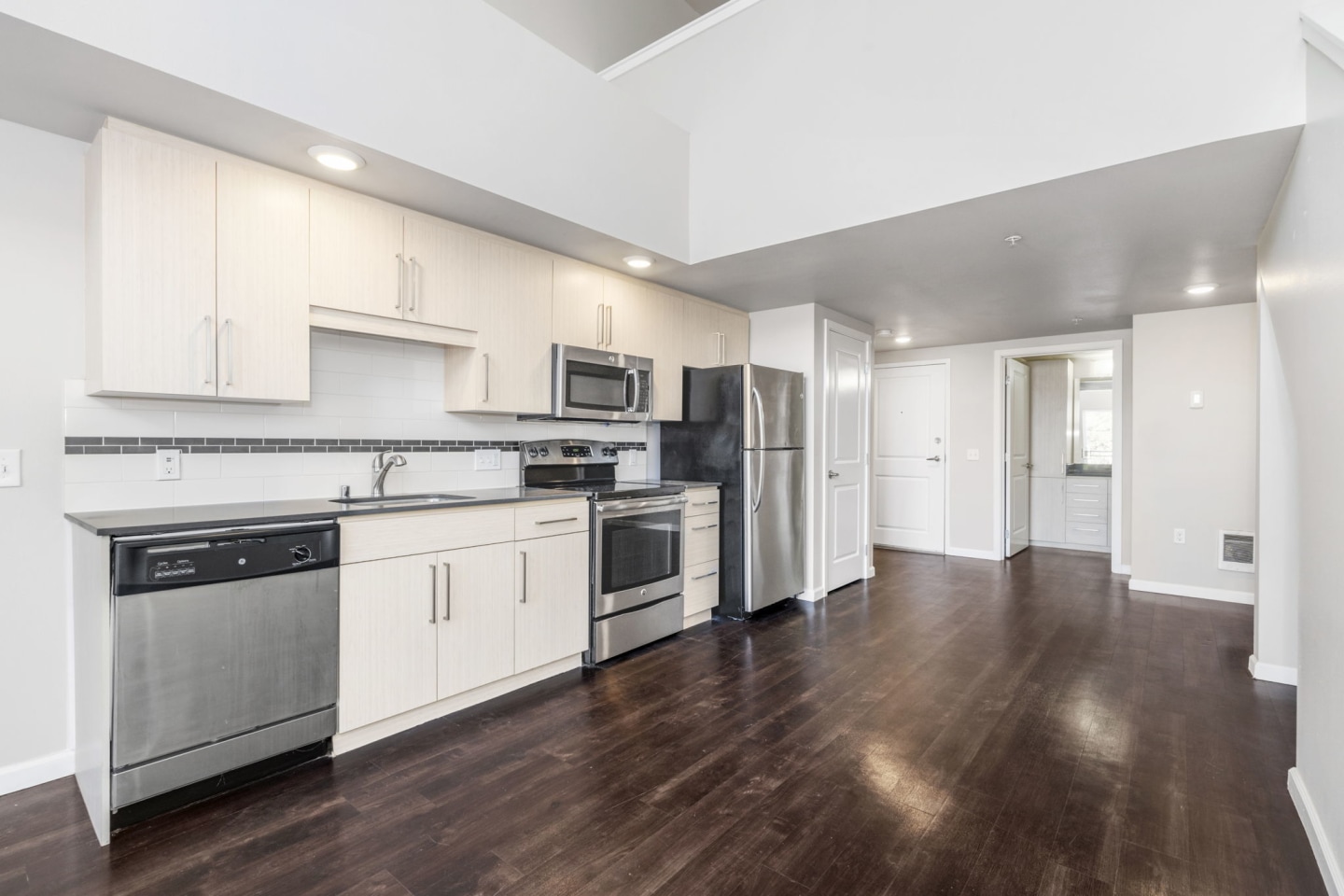 1711 Apartments Image 13