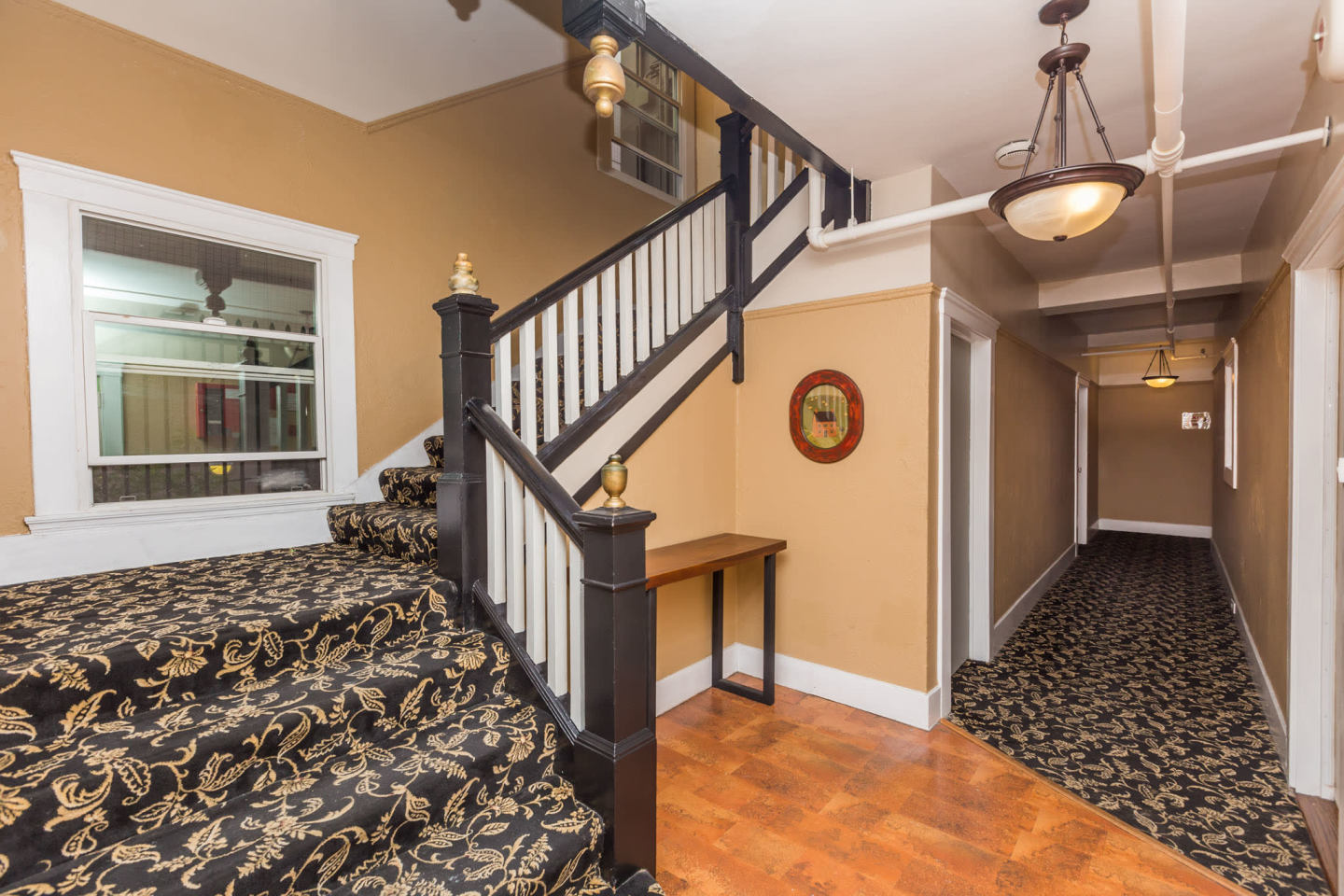 324 Larkin Image 22