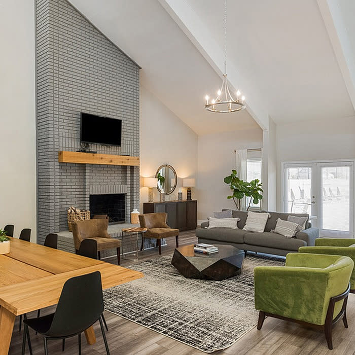 Central Pointe Apartment Homes Image 37