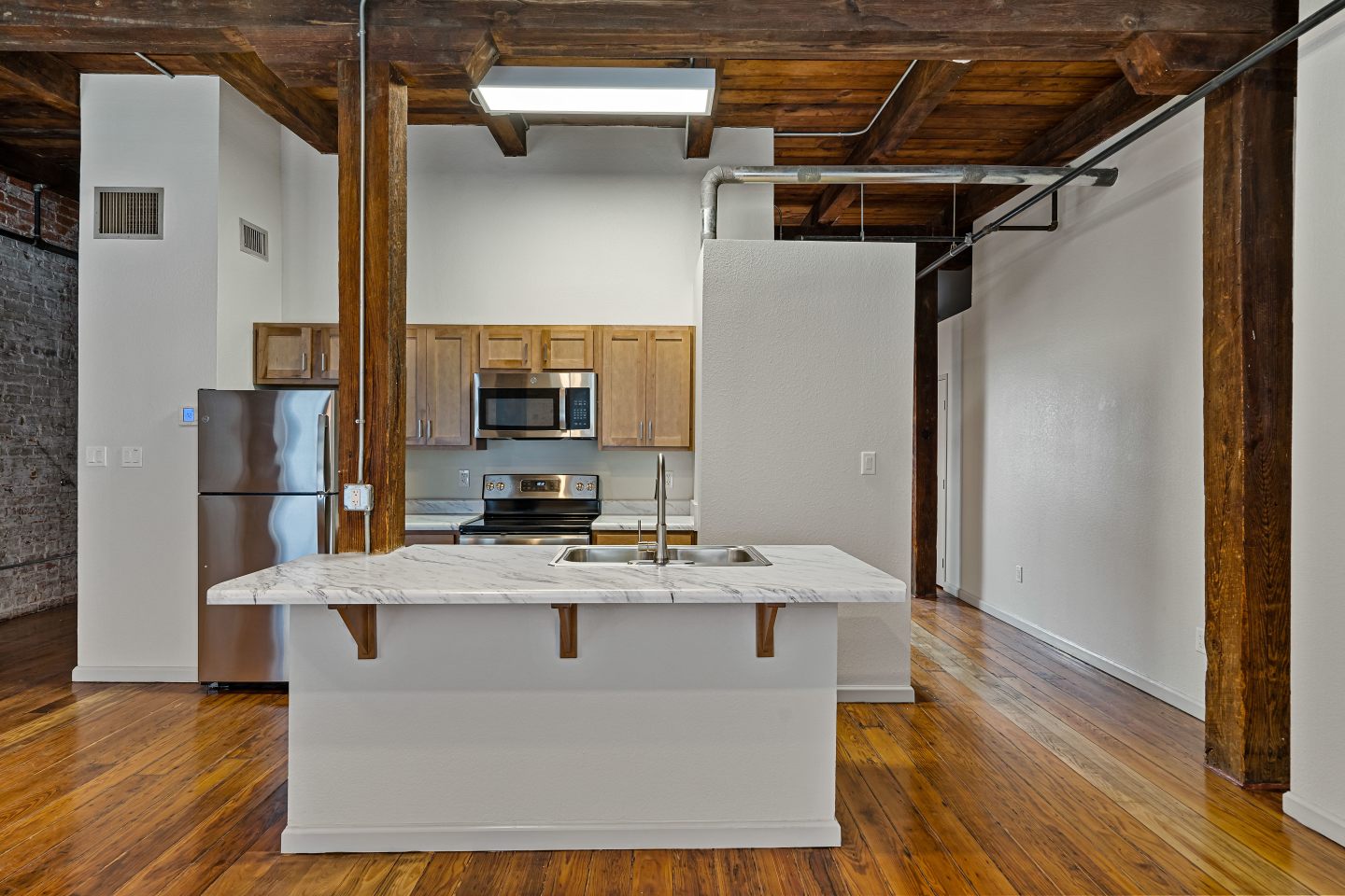 United Jewelers and Lee Hardware Apartments Image 31