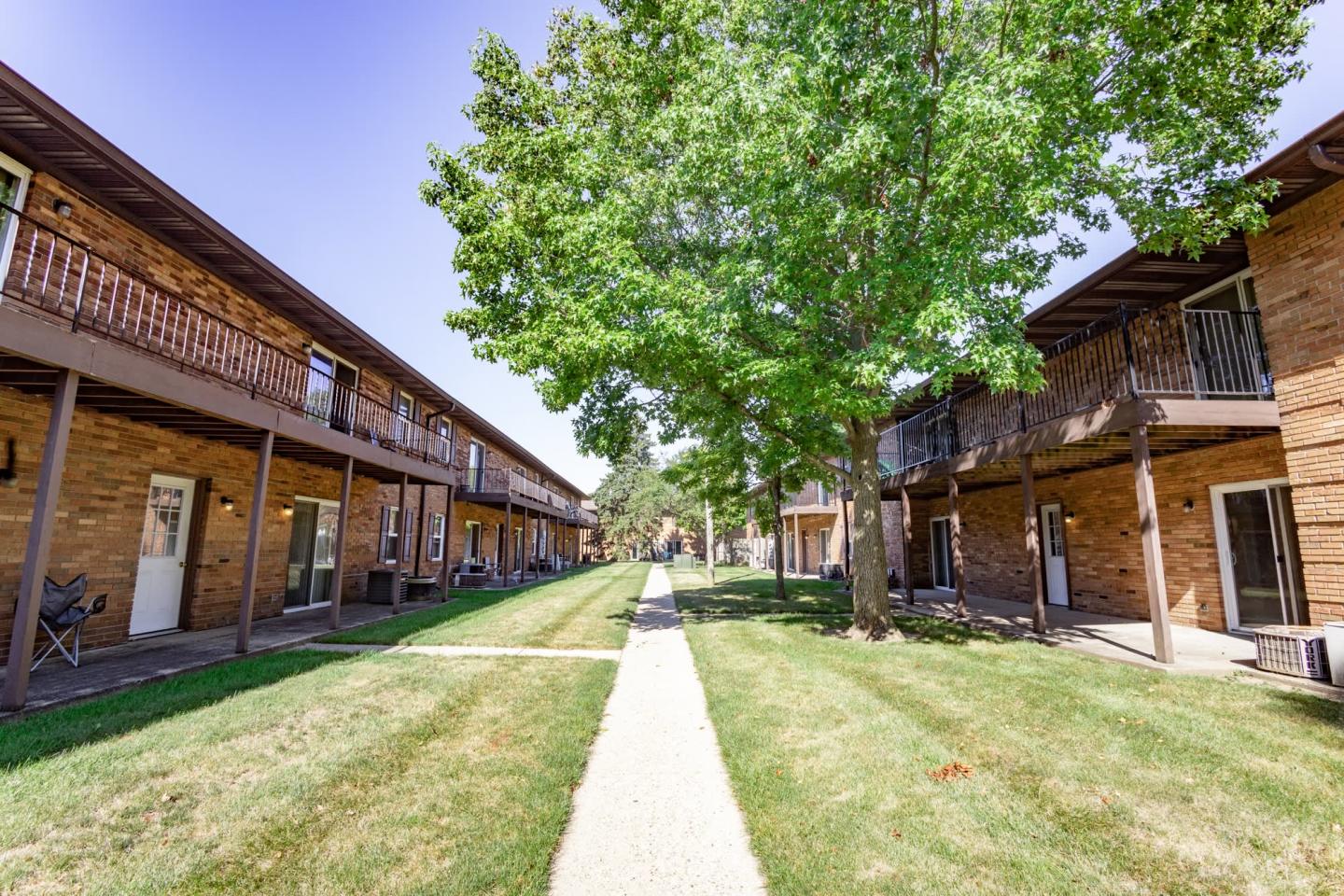 Somerset Apartments Image 21