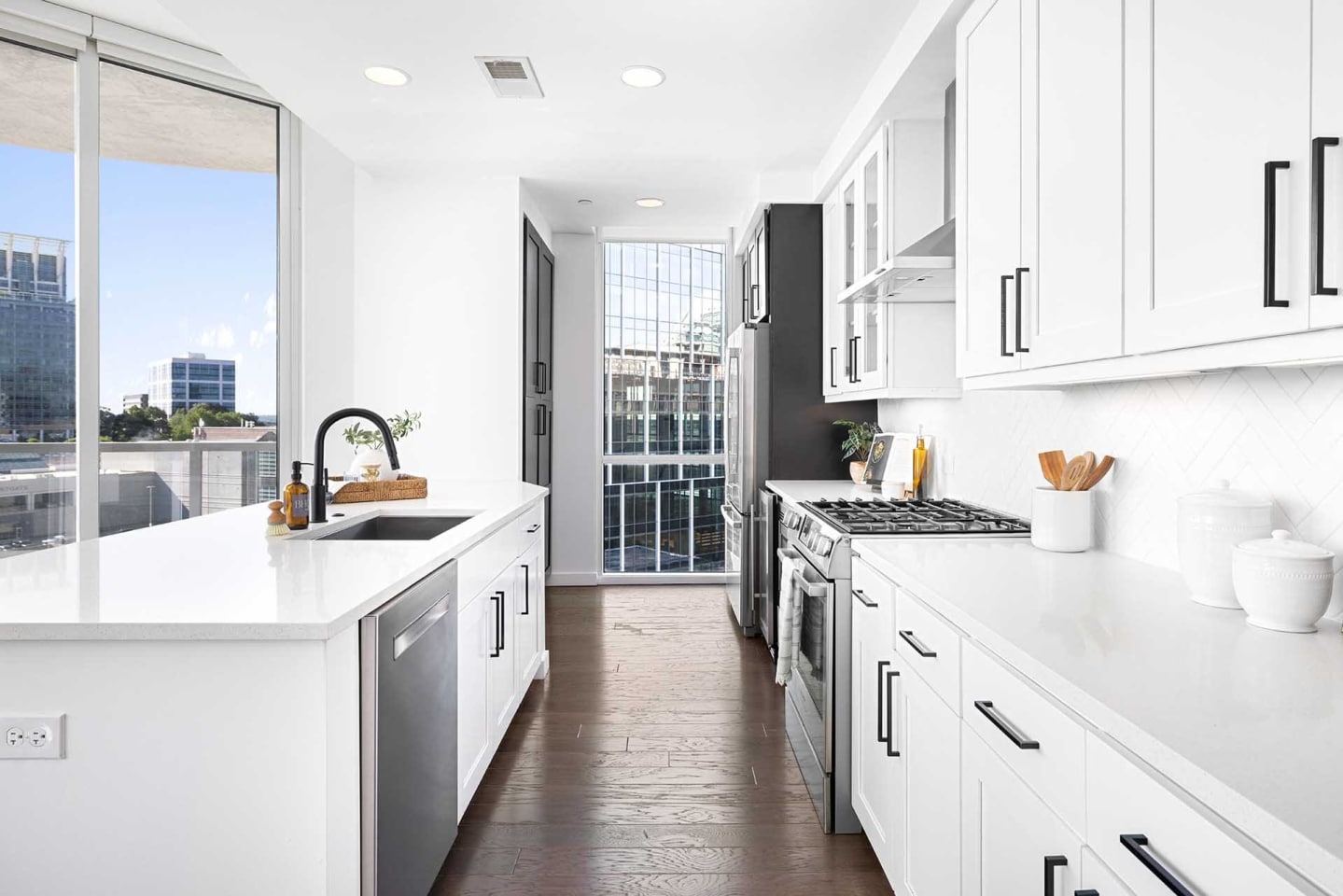 The Huntley Luxury Apartments Image 19