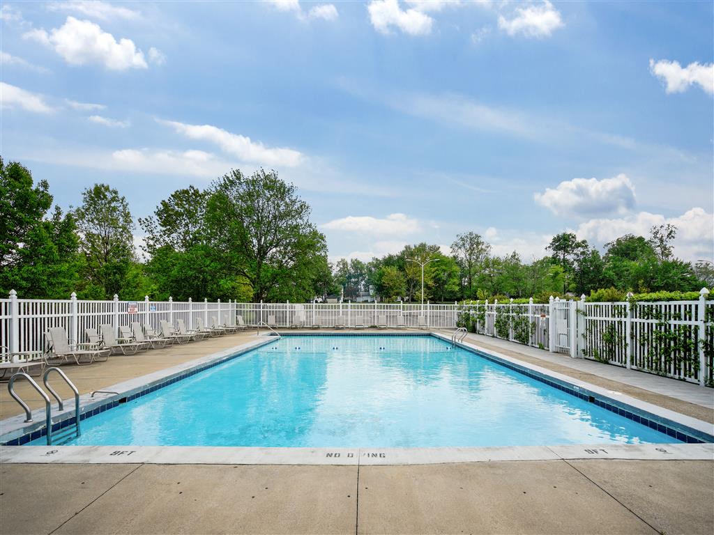 Hummingbird Pointe Image 34