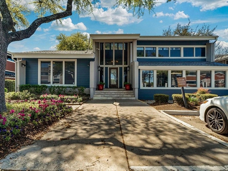 Alamo Oaks Image 1