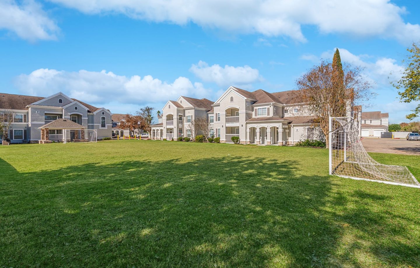 Lakeside Pointe Apartments & Townhomes Image 14